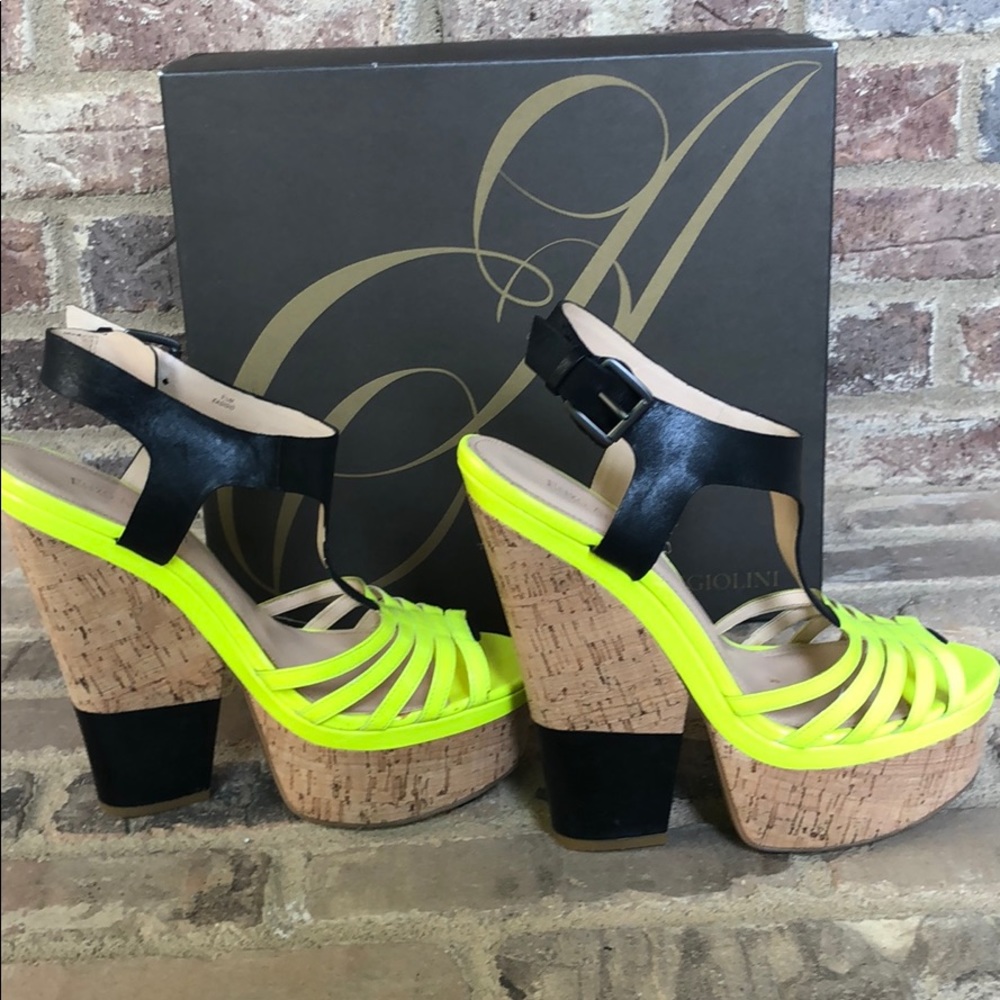 Super cute platforms! - Picture 3 of 6